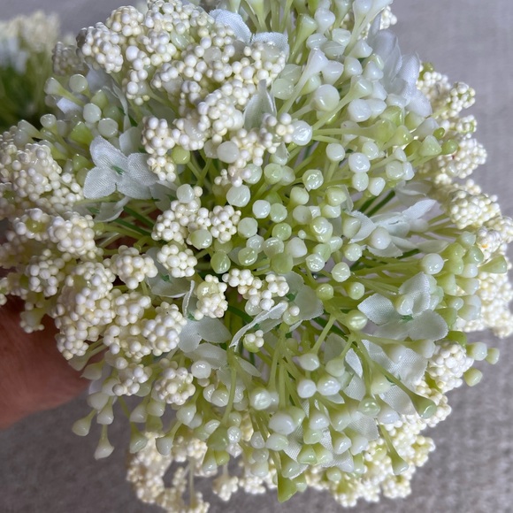 Faux babies breath flowers, set of 3 - Picture 1 of 2